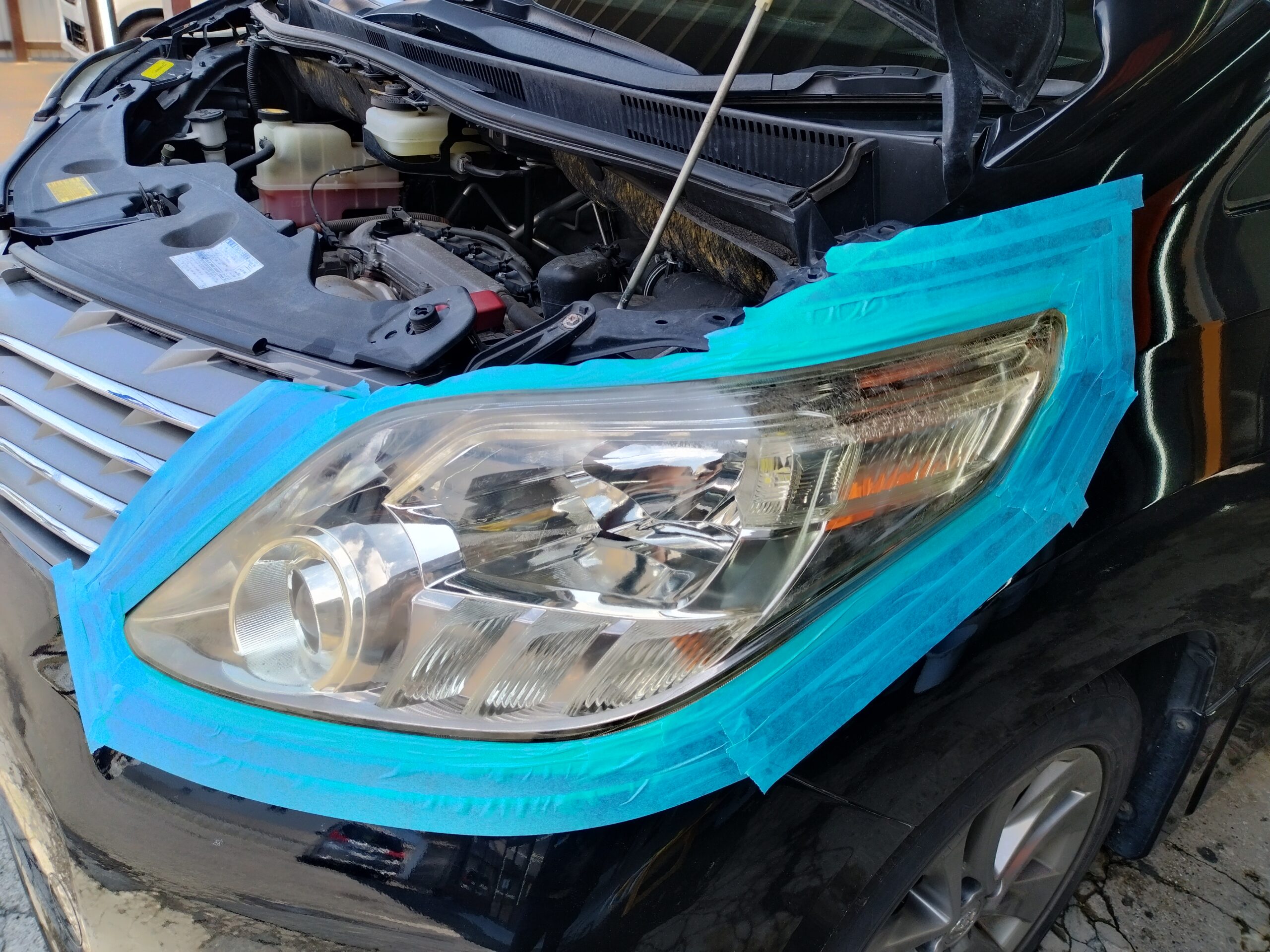 alphard-yellowed-headlight-left