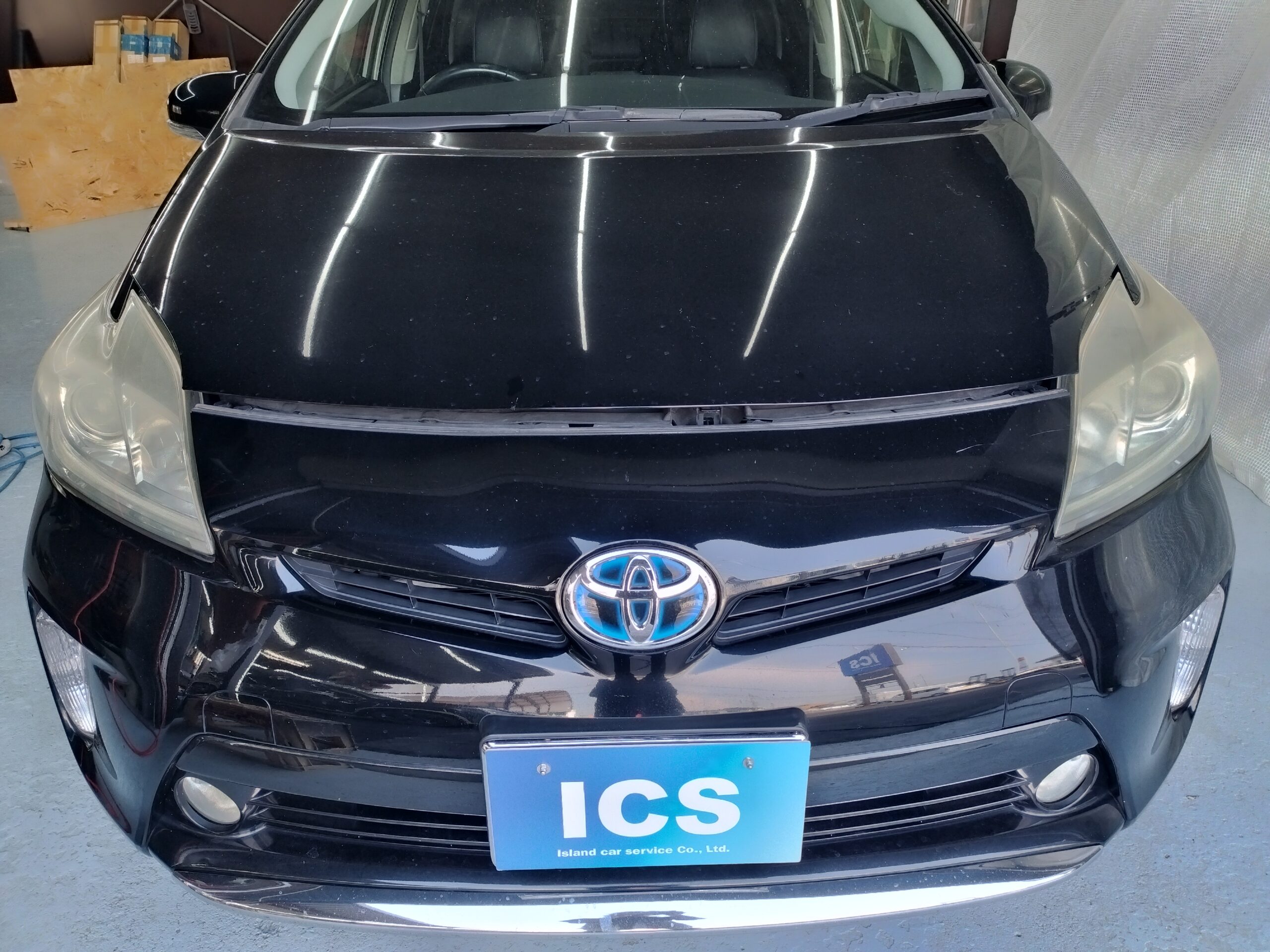 prius‐headlight-before‐polish